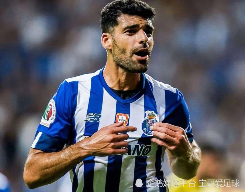 包含波尔图发布备战花絮，冲刺阶段刷新队史纪录，欧冠任务艰巨，训练强度明显提升的词条