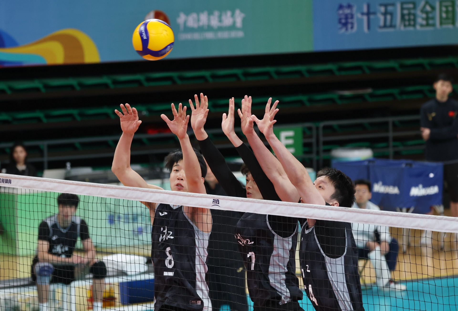 关于国际比赛日体能课后,浙江队内部沟通备战CBA常规赛,信心回归,心理建设被强调的信息 关于国际比赛日体能课后,浙江队内部沟通备战CBA常规赛,信心回归,心理建设被强调的信息