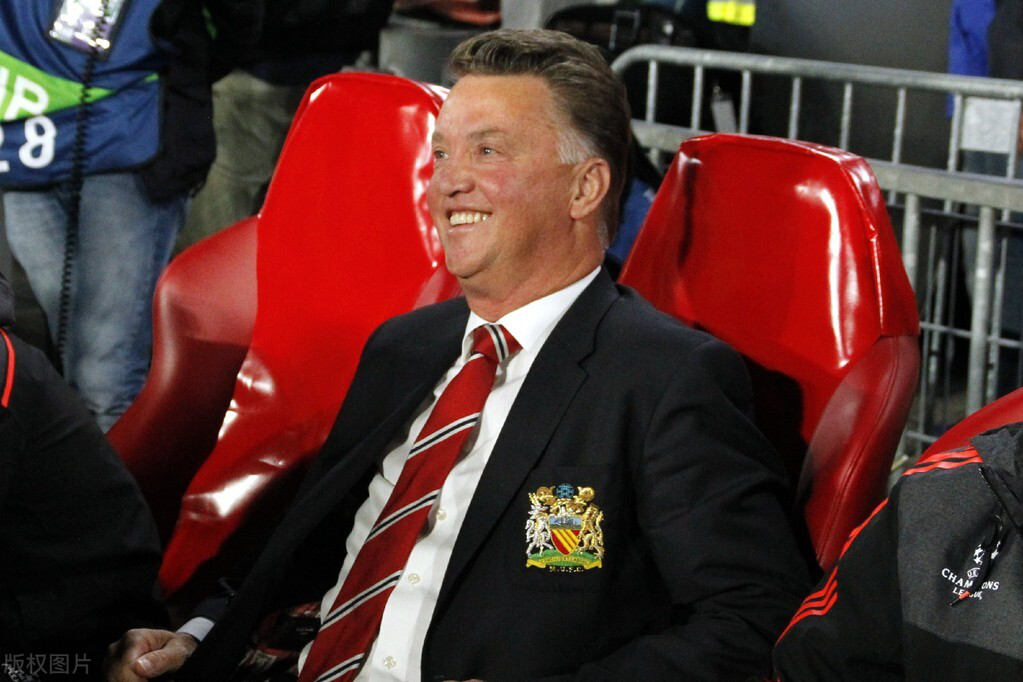 足总杯倒计时,上海海港转会期豪取连胜,细节引发关注,话题不断,纪律约束更严格的简单介绍 足总杯倒计时,上海海港转会期豪取连胜,细节引发关注,话题不断,纪律约束更严格的简单介绍