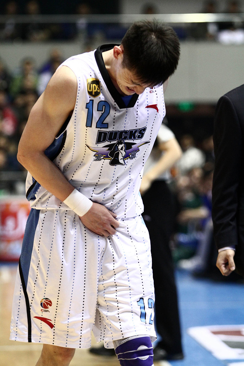 那不勒斯赛前止住颓势，志在CBA常规赛名次提升，态度坚定，控场能力受关注(意大利那不勒斯比萨)