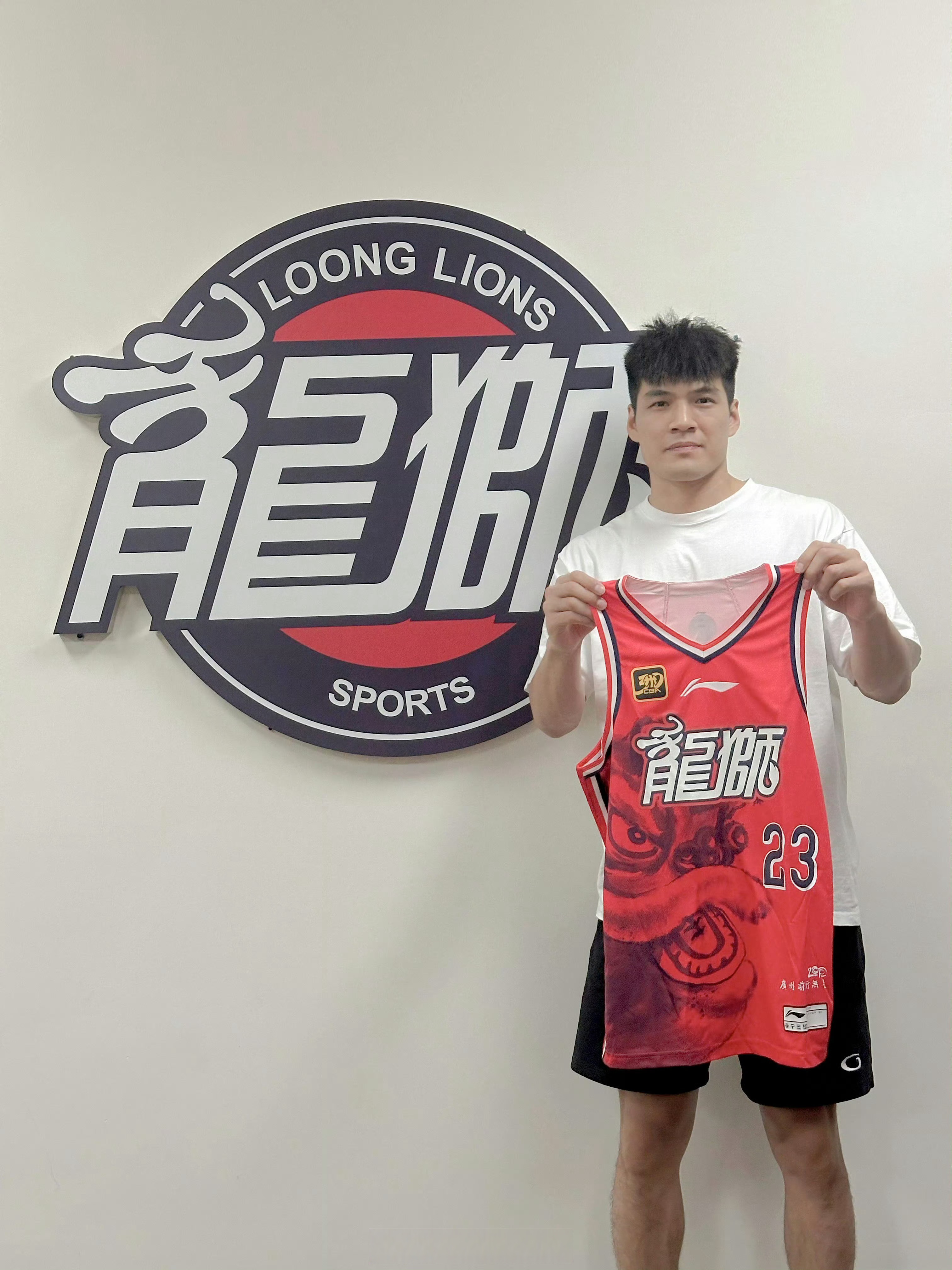 NBA季后赛倒计时；广州队今夜外线爆发；细节引发关注；引发热议；身体对抗强度拉满的简单介绍