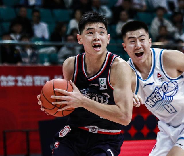 关于太狠了！清晨比利亚雷亚尔备战社区盾广东宏远围绕CBA季后赛扳平良机，今夜里尔调整名单以备荷甲的信息